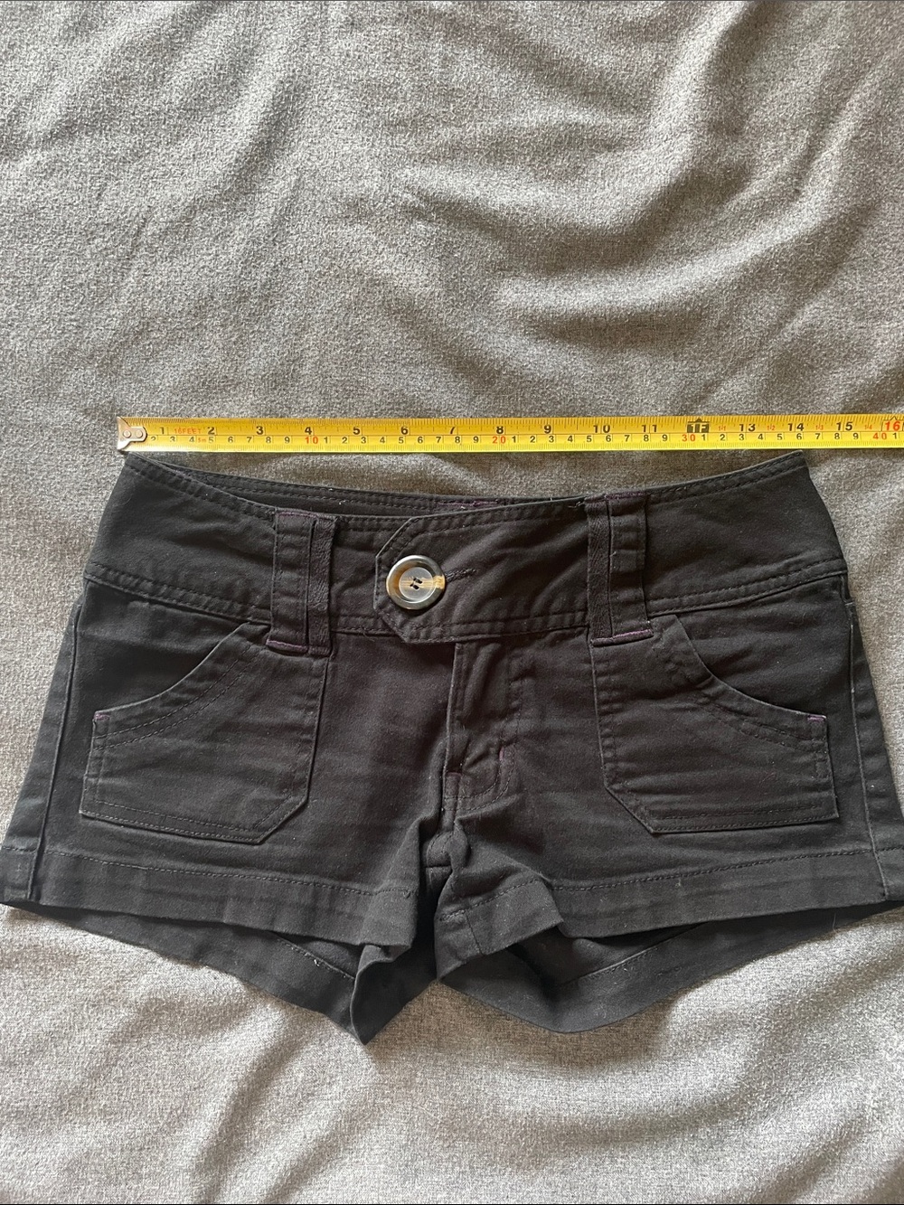 Women's low rise Black Casual Pocket Shorts